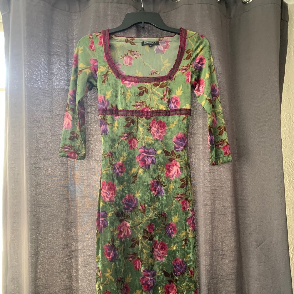 Classic velvet Betsey Johnson dress